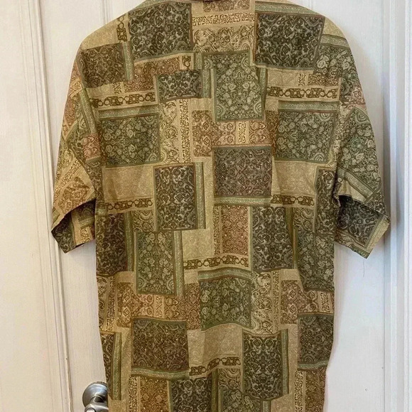 Tori Richard Medallion Print Cotton Lawn Aloha Hawaiian Shirt - Picture 5 of 6